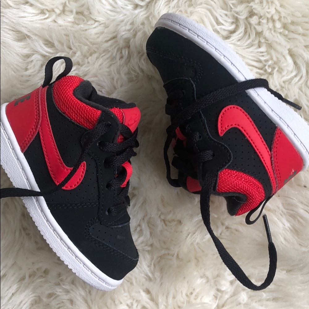 Baby Nike Court Borough MID